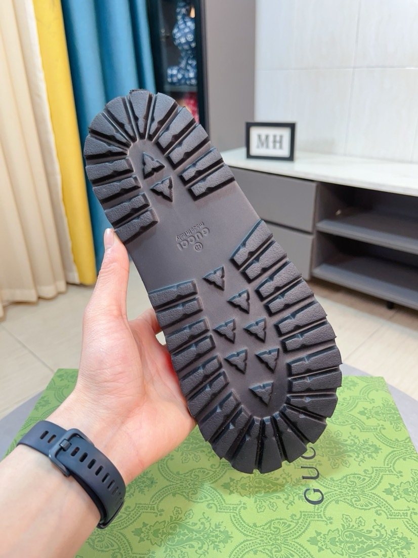 Gucci Men's Green and Red Stripe Slide Sandals